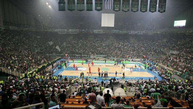 Πέταξαν μολότοφ σε αστυνομικούς