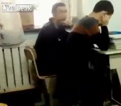 ΒΙΝΤΕΟ-Απίστευτη πλάκα μέσα στην τάξη