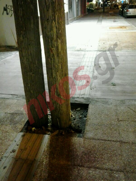 “Φύτρωσαν ” κολώνες στις διαβάσεις για άτομα με αναπηρία