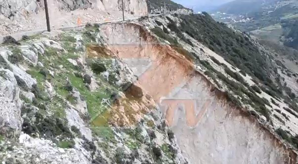 ΒΙΝΤΕΟ-Δημιουργήθηκε χαράδρα πάνω από τον Μύρτο