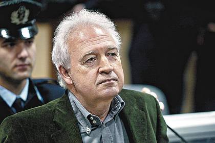 Γιωτόπουλος εναντίον Χριστόδουλου Ξηρού