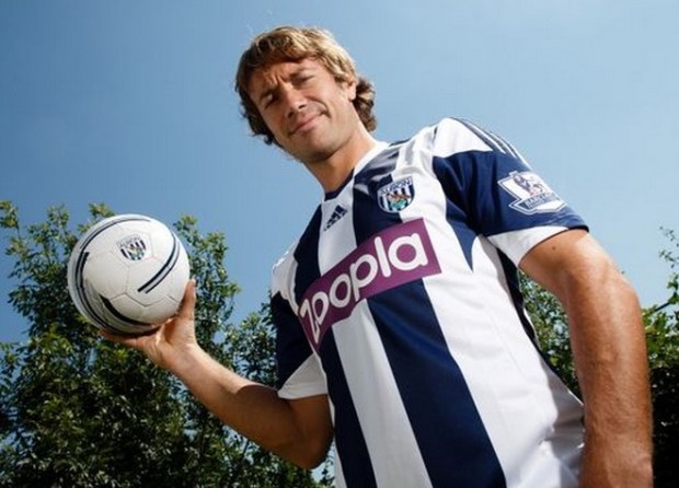 «Κοιτάζει» και Λουγκάνο