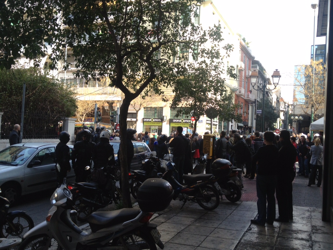 ΦΩΤΟ-Προσαγωγές στην συγκέντρωση για το Φαρμακονήσι