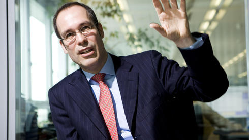 Commerzbank: Η Ελλάδα δεν είναι Ιρλανδία