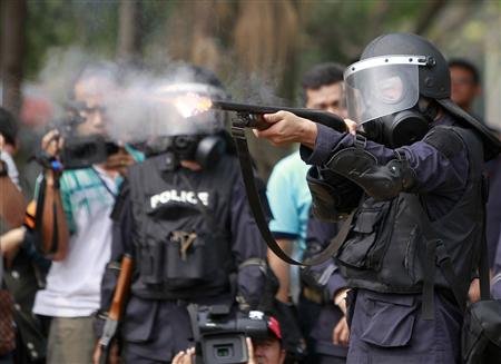 Τραυματίες από πυρά εναντίον διαδηλωτών