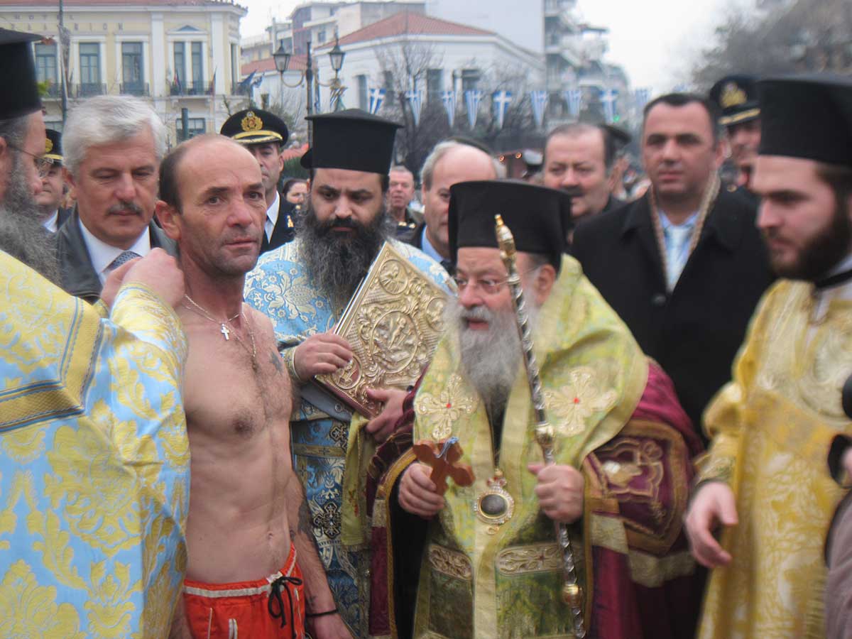 Αγιασμός των υδάτων με… τραυματισμό