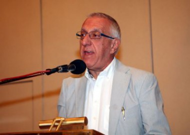 Κακλαμάνης:Όποιος σκάβει το λάκκο…