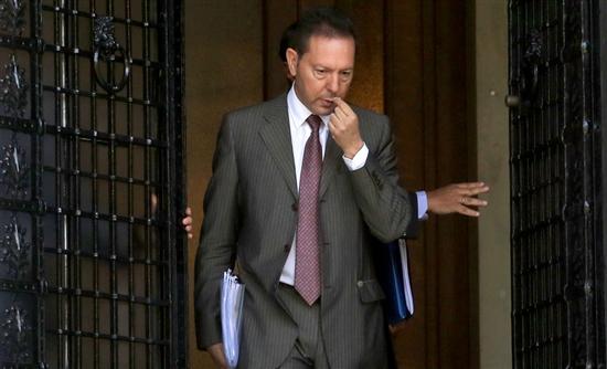 Τι «τρέχει» με τον Γ.Στουρνάρα;