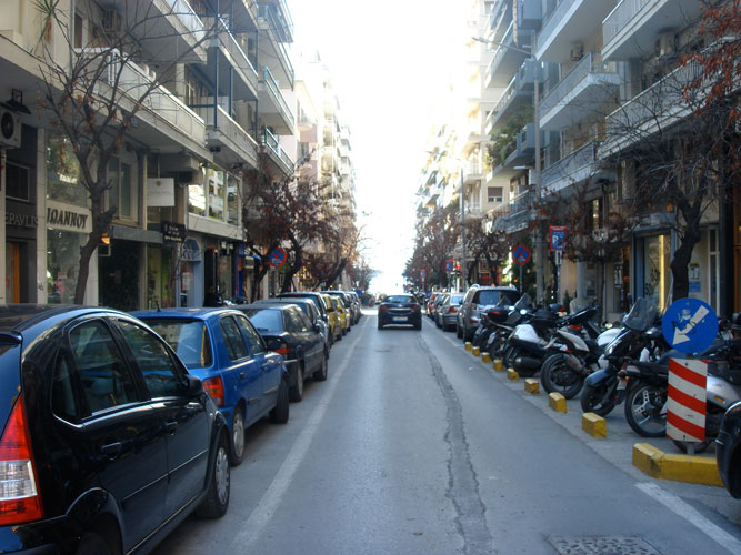 Οι ξένοι συντηρούν το «Κολωνάκι» της Θεσσαλονίκης