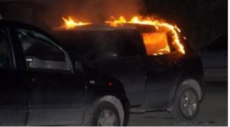 Έκαψε δύο ΙΧ επειδή τον χώρισε