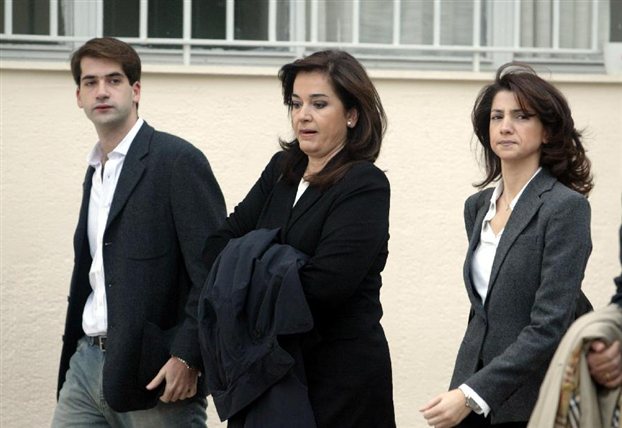 Η Ντόρα και τα παιδιά της ζητούν την φυλάκιση του Ξηρού