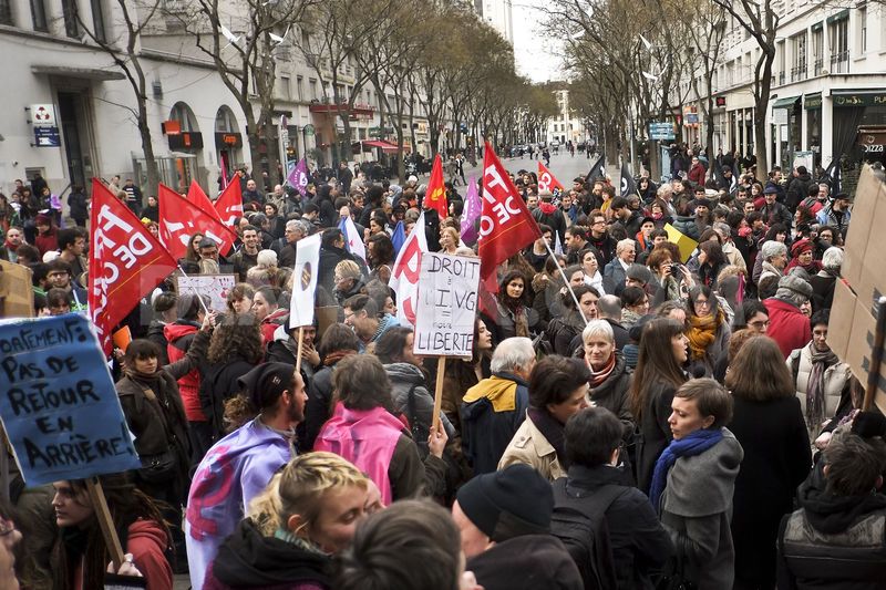 Γαλλία: Μαζική διαμαρτυρία για τις αμβλώσεις