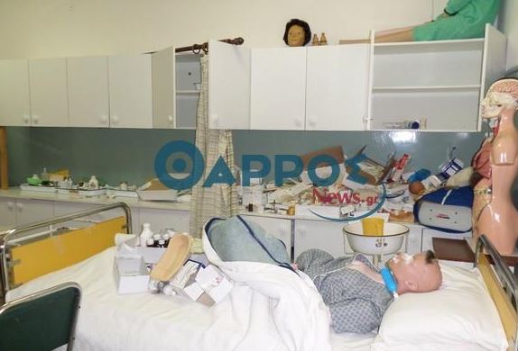 ΦΩΤΟ-Έκαναν «πλιάτσικο» στο κοινωνικό ιατρείο