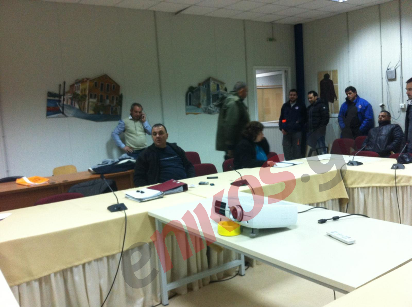 ΤΩΡΑ-Εικόνες από την έκτακτη σύσκεψη στην Κεφαλονιά