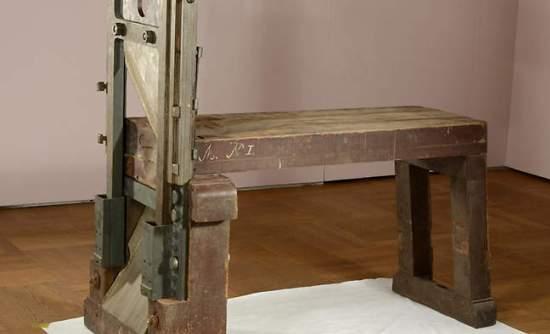 Γκιλοτίνα των ναζί βρέθηκε σε αποθήκη μουσείου