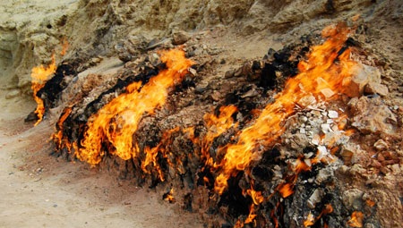 perierga.gr - Φωτιά καίει πάνω από 4.000 χρόνια! perierga.gr - Φωτιά καίει πάνω από 4.000 χρόνια!