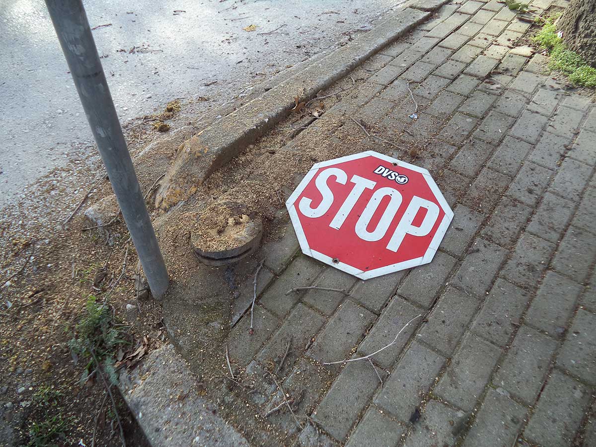 Τρίκαλα: Κυκλοφορούσαν με αλυσοπρίονο