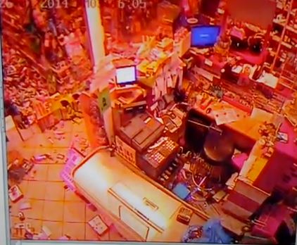 Νέα βίντεο από τη στιγμή του σεισμού