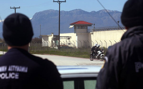 Άφαντοι 28 κρατούμενοι ύστερα από άδειες εξόδου