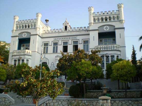 Κατέβασαν την ελληνική σημαία