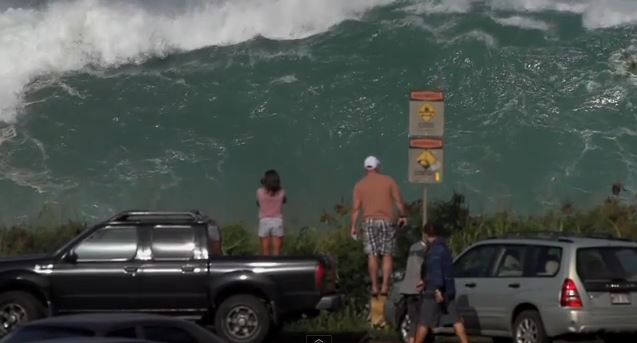 ΒΙΝΤΕΟ-Το γιγαντιαίο κύμα στην “Σπηλιά των Καρχαριών”