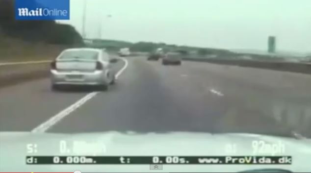 ΒΙΝΤΕΟ: Επικίνδυνη καταδίωξη με τρία παιδιά στο όχημα