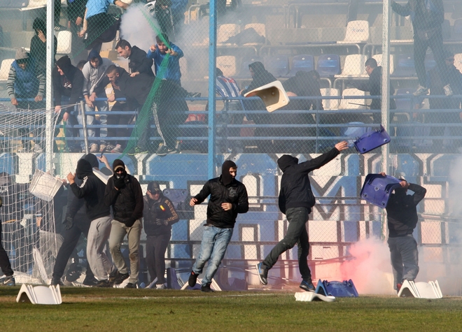 Νέο βίντεο από τα επεισόδια στο Αιγάλεω