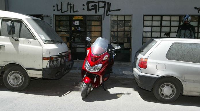 Στάθμευσε σωστά τη μοτοσικλέτα σου