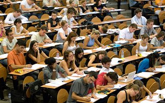 Στα φροντιστήρια οι “αιώνιοι” φοιτητές