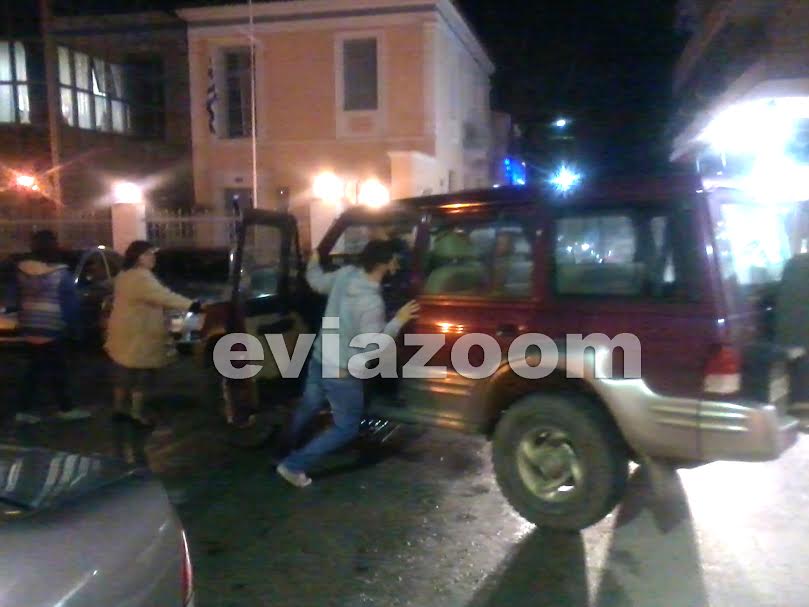 Χαλκίδα: Πάρκαρε το τζιπ στη μέση του δρόμου