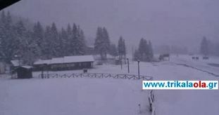 ΦΩΤΟ-Χιονίζει στο νομό Τρικάλων
