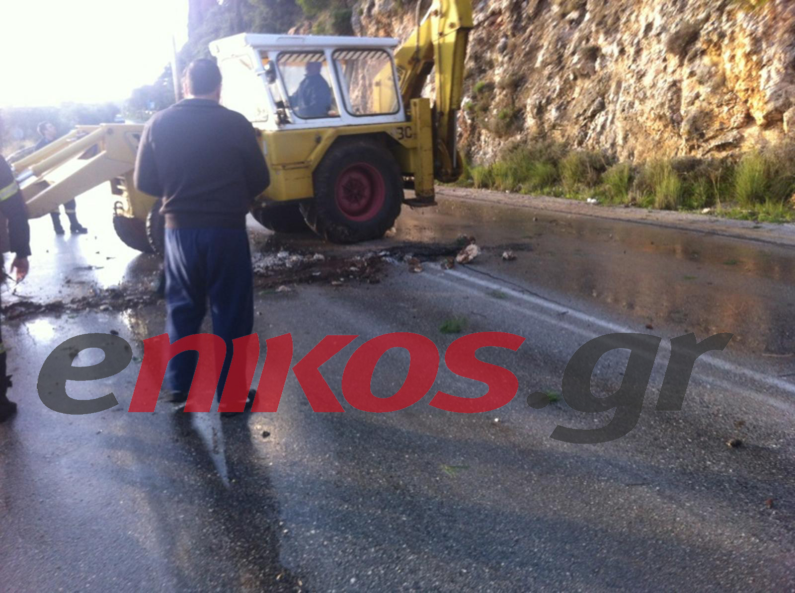 TΩΡΑ-Εκκενώνεται ο οικισμός Αθέρας στη Κεφαλονιά