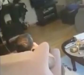 ΒΙΝΤΕΟ-Η πλάκα του γιου στον πατέρα του