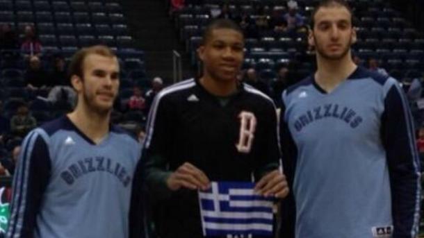 ΦΩΤΟ-Ο Αντετοκούνμπο με την ελληνική σημαία