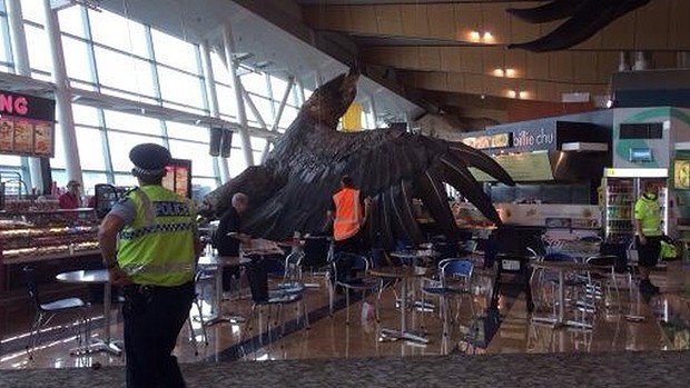 Ζημιές σε σπίτια και πτώσεις βράχων