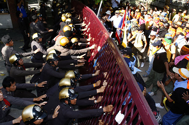 Ταϊλάνδη: Νεκρός διαδηλωτής από σφαίρες