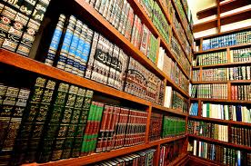 Λίβανος: Πυρπολήθηκε βιβλιοθήκη Ελληνορθόδοξου ιερέα