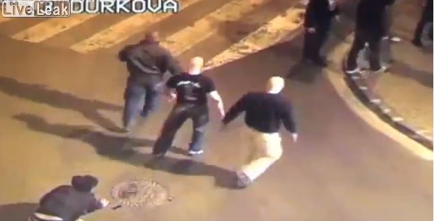 ΒΙΝΤΕΟ-Η επίθεση των Σλοβάκων νεοναζί σε φοιτητικό στέκι