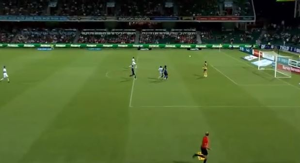 BINTEO-Δεν μπορεί το σέντερ φορ