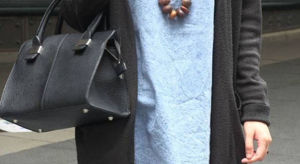ΦΩΤΟ-Γυναικεία τσάντα που ενημερώνει τον… σύζυγο