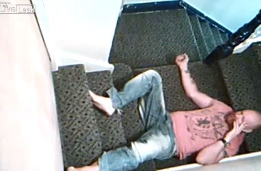 ΒΙΝΤΕΟ-Ο γείτονας είχε… βαρύ χέρι