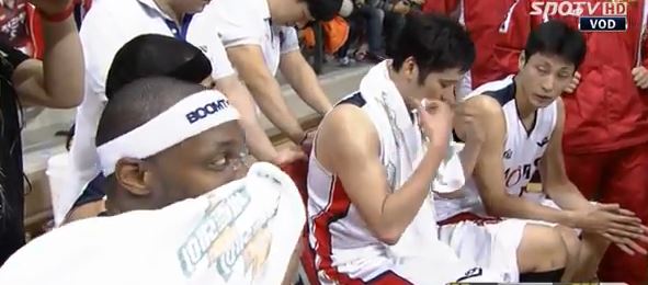 ΒΙΝΤΕΟ-Προπονητής τιμωρός στη Νότια Κορέα