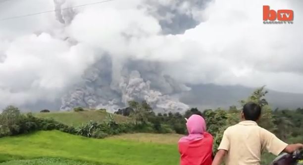 ΒΙΝΤΕΟ-Η έκρηξη του ηφαιστείου