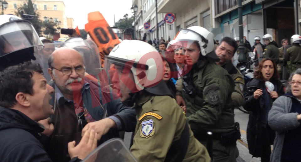 ΦΩΤΟ-Η προσαγωγή Καλομοίρη