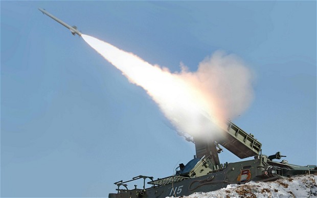 Η Β. Κορέα εκτόξευσε 4 πυραύλους