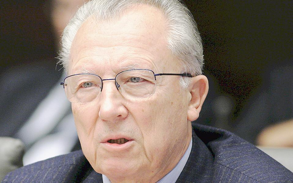 Ντελόρ: Έπρεπε να μπείτε στο ευρώ τρία χρόνια αργότερα