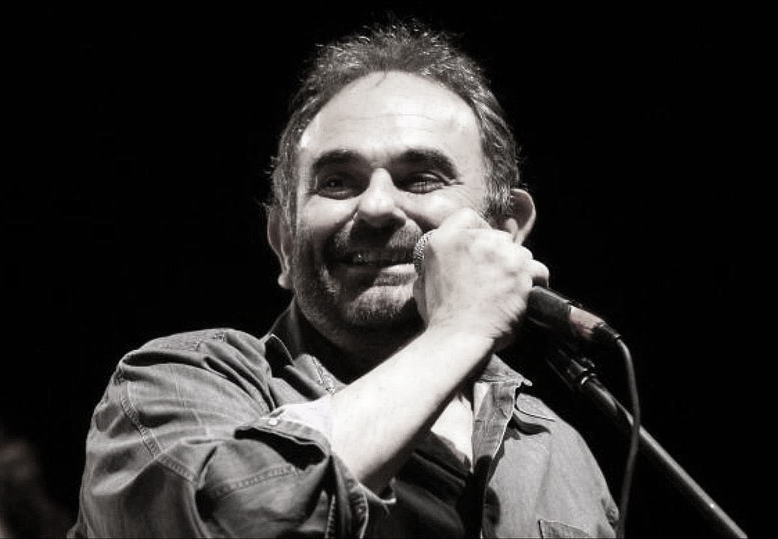 ΒΙΝΤΕΟ-«Έφυγε» ο Σάκης Μπουλάς