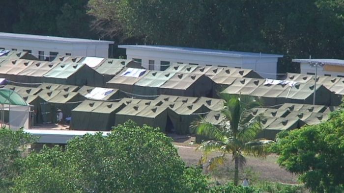 Εξέγερση με νεκρό σε κέντρο κράτησης μεταναστών