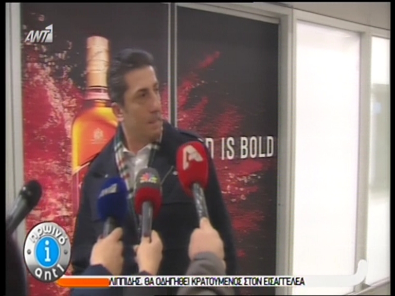 ΒΙΝΤΕΟ-Συνεπιβάτης του Φιλιππίδη: Ήταν με μία γυναίκα στο αεροπλάνο