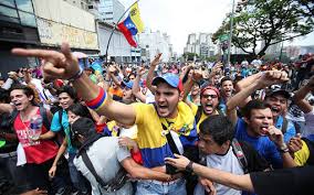 ΦΩΤΟ-SOS από τους διαδηλωτές στη Βενεζουέλα